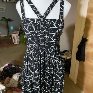 Forever 21 Black and White Dress